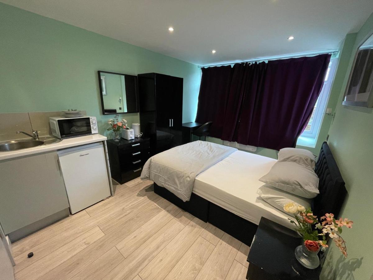Letzi Premium Cozy Retreat Private En-Suite Rooms, Heathrow Airport Hayes  Exterior photo